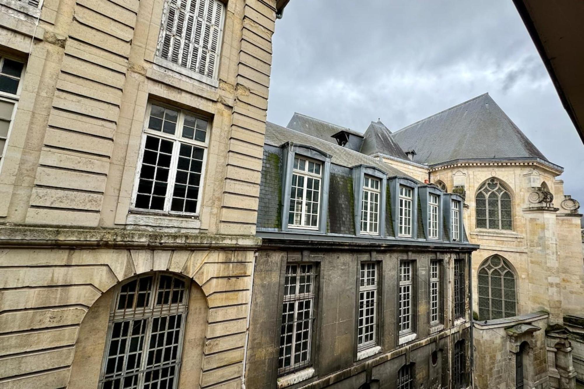 Gerard, Appartement Central Avec Parking Prive Rouen Bagian luar foto